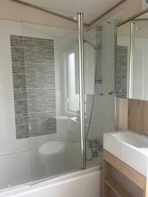 Nhà, 2 phòng ngủ | Phòng tắm