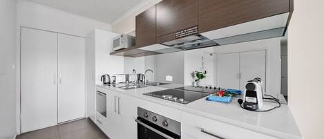 Apartment | Private kitchen | Cookware/dishes/utensils