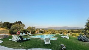 حمّام سباحة خارجي