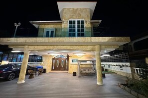 Unclassified image, 5 of 31, button - Melodies Castle Homestay (Johor Bahru)