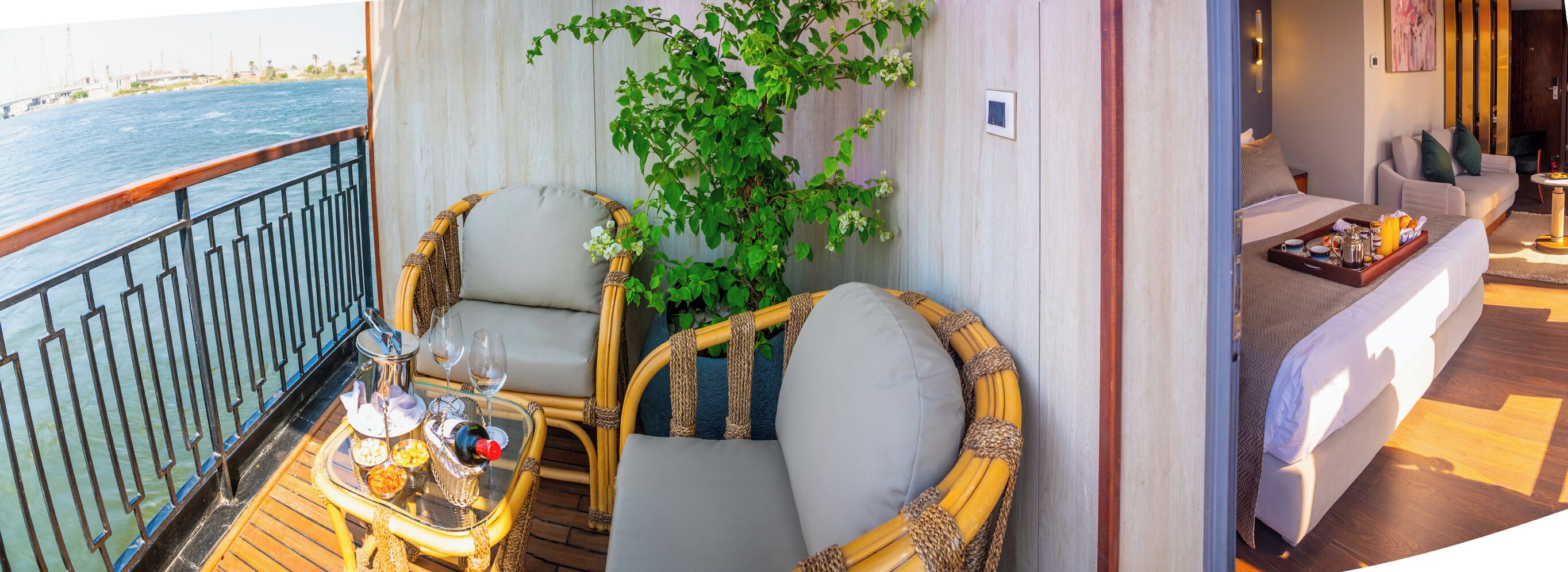 Suite Royale | Coffres-forts dans les chambres, bureau