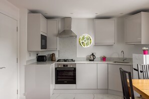 Apartment | 1 bedroom, Internet - Modern Kensington Studio (London)