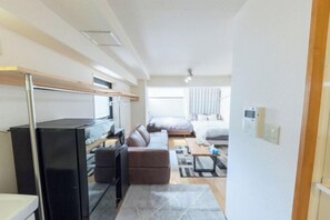 Room - 2 stops to Shinjuku, 7 minutes to train station, for families and couples, close to Tokyo City Hall (Tokyo)