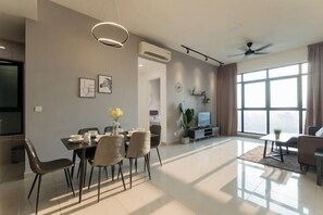 Dining - CONEZION BY FEEL HOME (Serdang)
