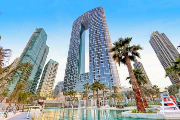 Pool - bnbme Address Beach Apt, Near Bluewaters & JBR (Dubai)