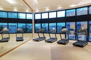 Fitness facility - bnbme Address Beach Apt, Near Bluewaters & JBR (Dubai)