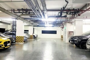 Aparcamiento sin asistencia gratuito