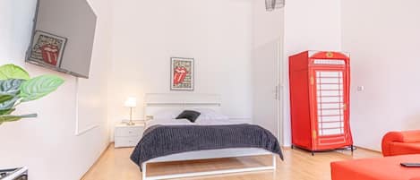 3 bedrooms, WiFi, bed sheets