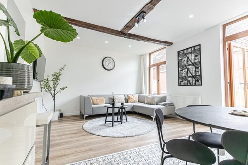 Amazing Canal-Side Apartment in the Heart of Gent