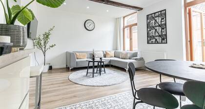 Amazing Canal-Side Apartment in the Heart of Gent