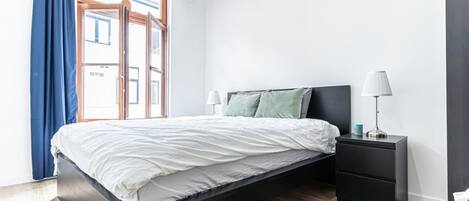 3 dormitoris, escriptori, wifi i roba de llit