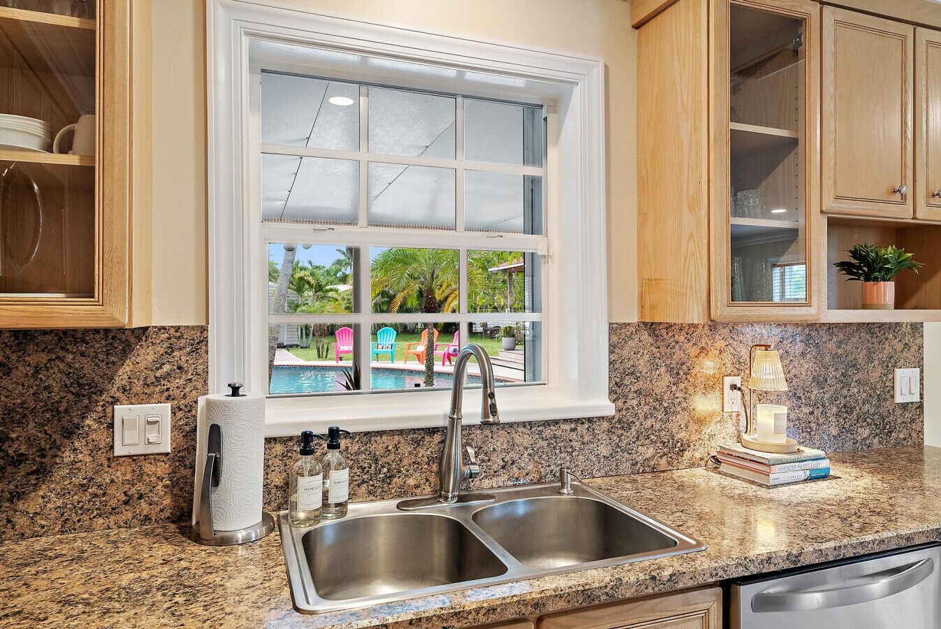 المنشأة من الداخل