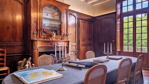 Dining - Huberdière Castle (Nazelles-Negron)