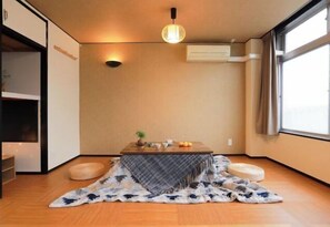 Interior - Dotonbori 51, Kansai Airport direct bus stop 2 minutes (Osaka)