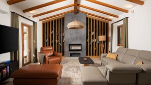 Télévision, cheminée