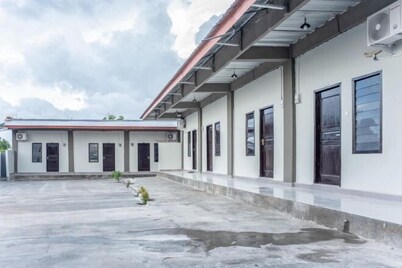Amor Homestay near Eltari International Airport Mitra RedDoorz