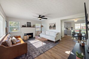 Smart TV - Charming 3BR Full Remodel in Lafayette (Lafayette)