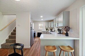 Fridge, microwave, oven, stovetop - Charming 3BR Full Remodel in Lafayette (Lafayette)