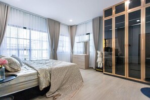 Unclassified image, 2 of 89, button - Luxury Private Pool Villa "Psalms 23 Residence @Huaikwang" (Bangkok)