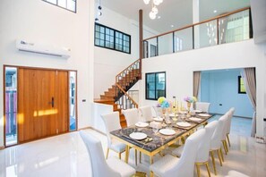 Room - Luxury Private Pool Villa "Psalms 23 Residence @Huaikwang" (Bangkok)