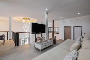 Unclassified image, 4 of 89, button - Luxury Private Pool Villa "Psalms 23 Residence @Huaikwang" (Bangkok)