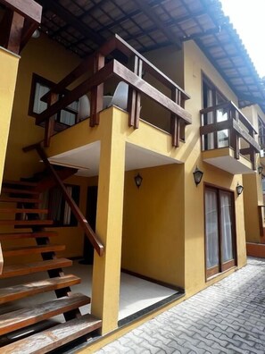 Lanai - Apartamento Novo ao lado da Rua Mucugê (Porto Seguro)