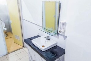 Room - Shooting Star Hostel Kuta RedPartner - Mixed Dormitory (Bali)