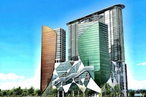 Unclassified image, 5 of 6, button - SilverScape Melaka/ 3BR/ 6-10 pax/Bathtub/Seaview/ Infinity Pool/ Jonker St (Melaka)