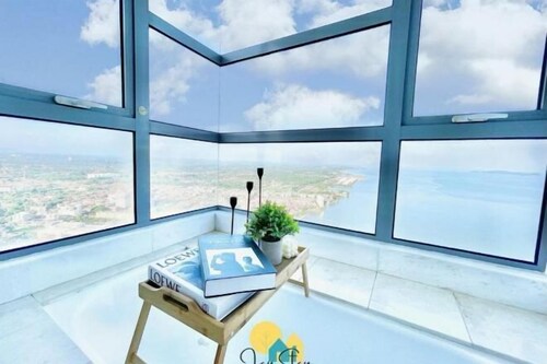 SilverScape Melaka/ 3BR/ 6-10 pax/Bathtub/Seaview/ Infinity Pool/ Jonker St