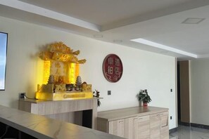 Unclassified image, 3 of 22, button - zhuo' bo hotel (Ta Khmau)