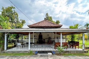 Unclassified image, 2 of 17, button - Hepi Bungalow Lovina Mitra RedDoorz (Bali)