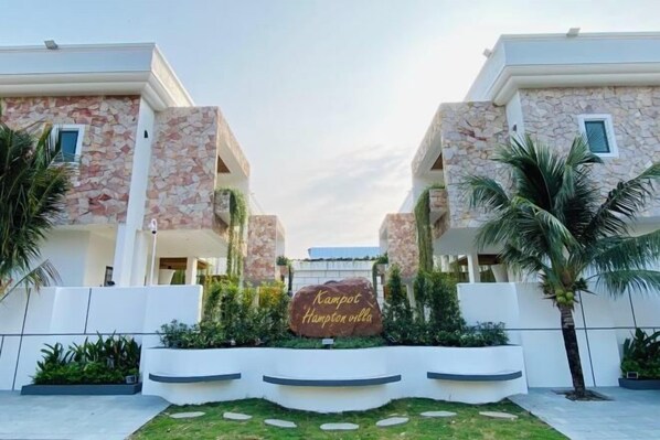 المنشأة من الخارج