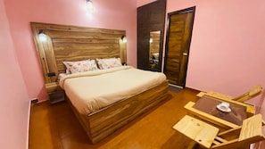 Deluxe Double Room | Free WiFi