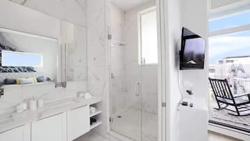 House | 12 bilik tidur, Internet