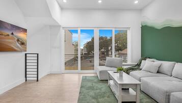 House | 6 bedrooms, Internet