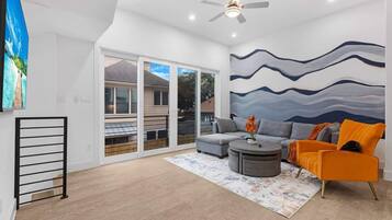 House | 6 bedrooms, Internet