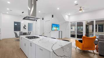 Rumah | 6 kamar tidur dan internet