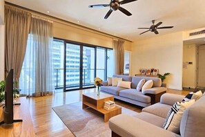 Room - St Mary KLCC Luxury 3BR High End Residence 7min Walk to Pavilion and Bukit Bintang (Kuala Lumpur)