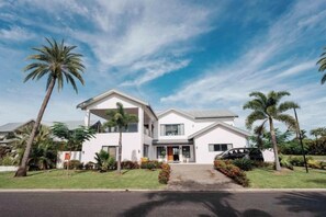 Exterior - Neoteric Resort Hotel (Viti Levu)