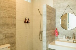 Bathroom - Private Pool Villa 6 Bedroom - Cloud Nine Villa (Chiang Mai)
