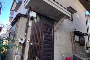 Unclassified image, 5 of 16, button - Cherry Blossom House (Saitama)