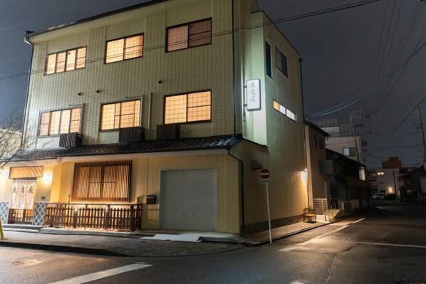 Exterior - Daikichiya Japanese-Style Entire Floor Private Rental Inn, Nagoya Station (Nagoya)