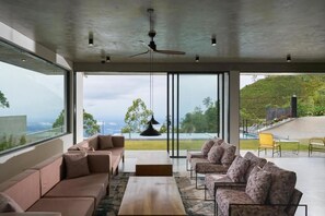 Double Room, Balcony, Mountain View | Living area