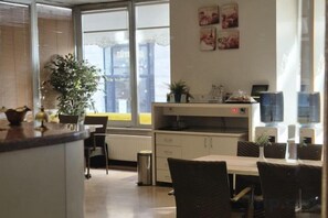 Unclassified image, 3 of 16, button