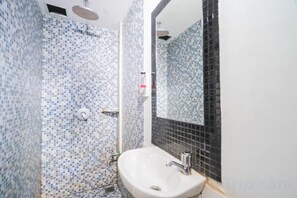 Bathroom - DREAM INN Aeropolis By Reccoma (Neglasari)