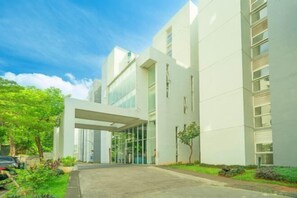 Exterior - DREAM INN Aeropolis By Reccoma (Neglasari)