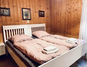 2 bedrooms, WiFi, bed sheets