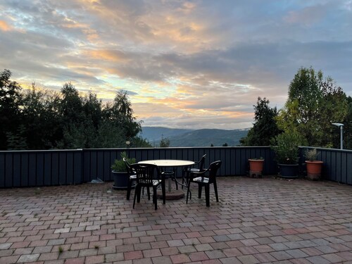 Schönblick B8 House · Mountain Charm with a View of Nature
