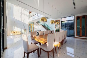 Unclassified image, 3 of 41, button - Luxury five-room pool villa (Bangkok)