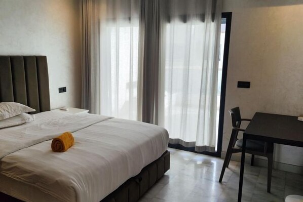 Room - Jinhui Hotel (Casablanca)